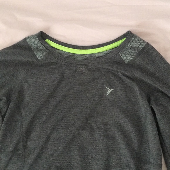 Gray athletic top - Picture 2 of 5